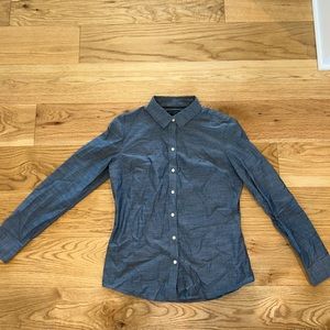 Women’s Banana Republic Tailored Fit Button Down (size 8)